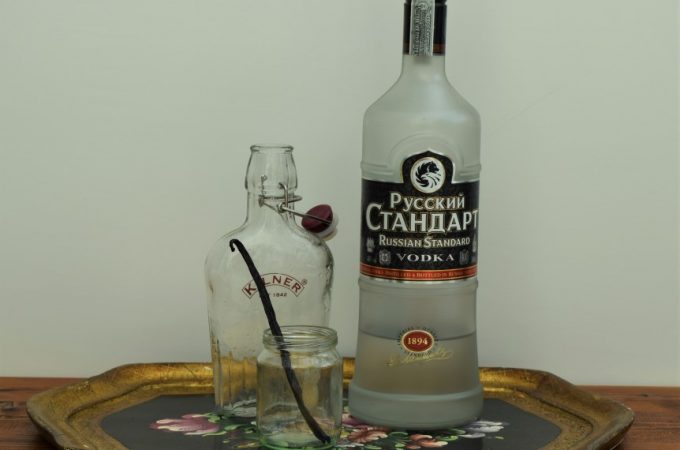Homemade-vanilla-vodka-recipe-lucyloves-foodblog