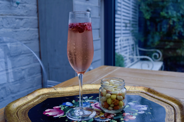Raspberry-bellini-recipe-lucyloves-foodblog