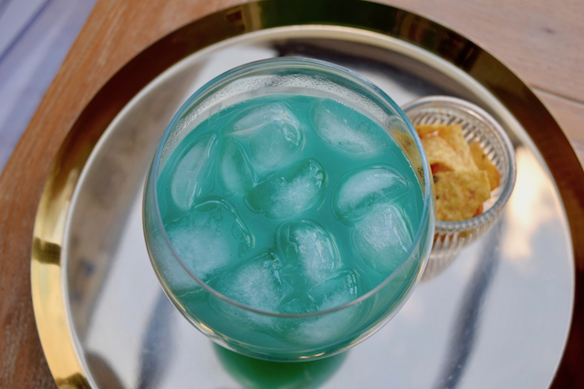Electric-smurf-cocktail-recipe-lucyloves-foodblog