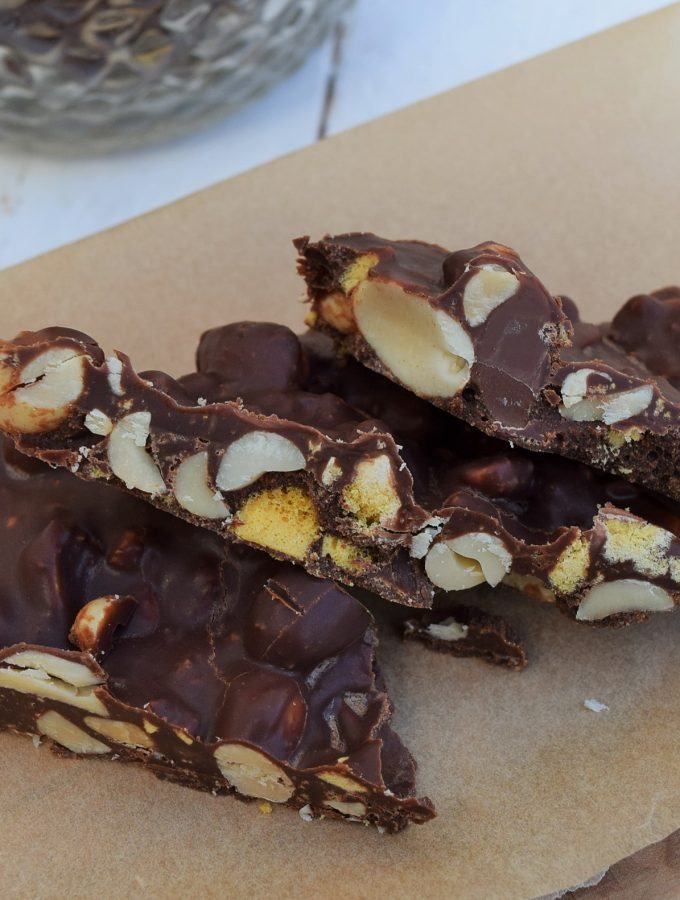 Chocolate-peanut-crunchie-slab-lucyloves-foodblog