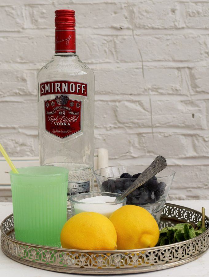 Blueberry-vodka-lemonade-lucyloves-foodblog